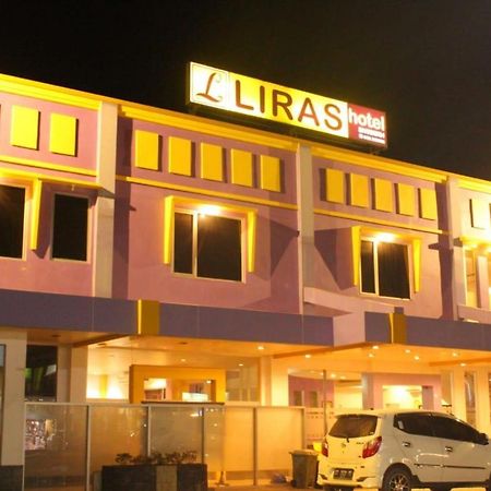 Liras Hotel Syariah Pulupanda Exterior photo